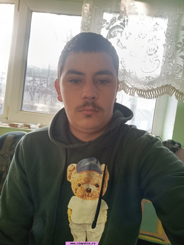 Iulian 09 26 ani - gigolo oltenita Calarasi gigolo oltenita